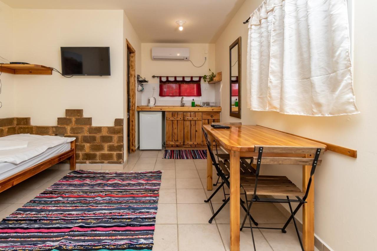 Desert Routes Inn Shvilim Ba Midbar Hazeva Exterior photo