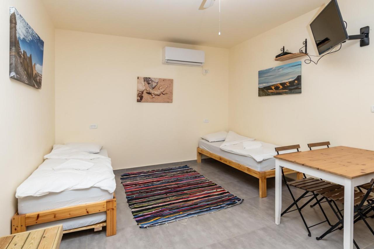 Desert Routes Inn Shvilim Ba Midbar Hazeva Exterior photo